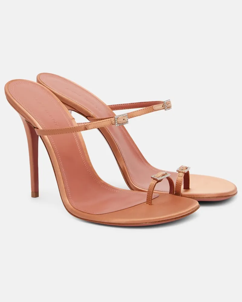 Amina Muaddi Sandalen Adut 105 aus Satin mit Kristallen Beige