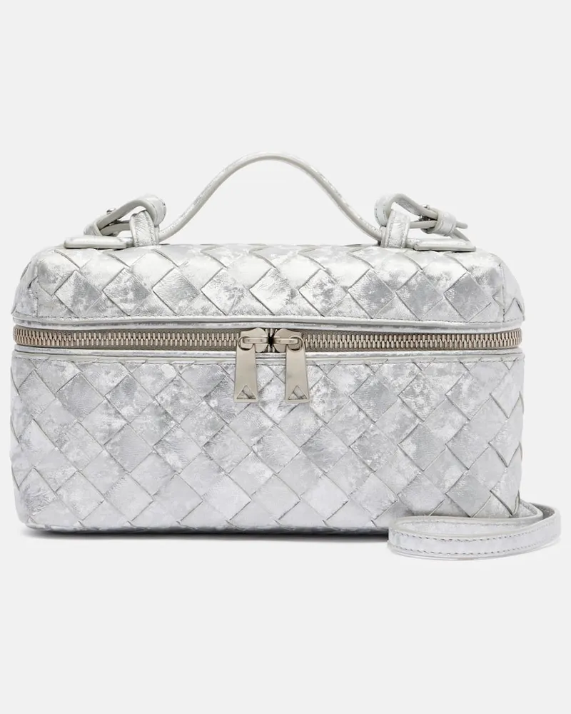 Bottega Veneta Schultertasche Bang Bang aus Metallic-Leder Silber