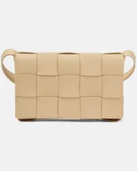 Bottega Veneta Schultertasche Cassette aus Leder Beige