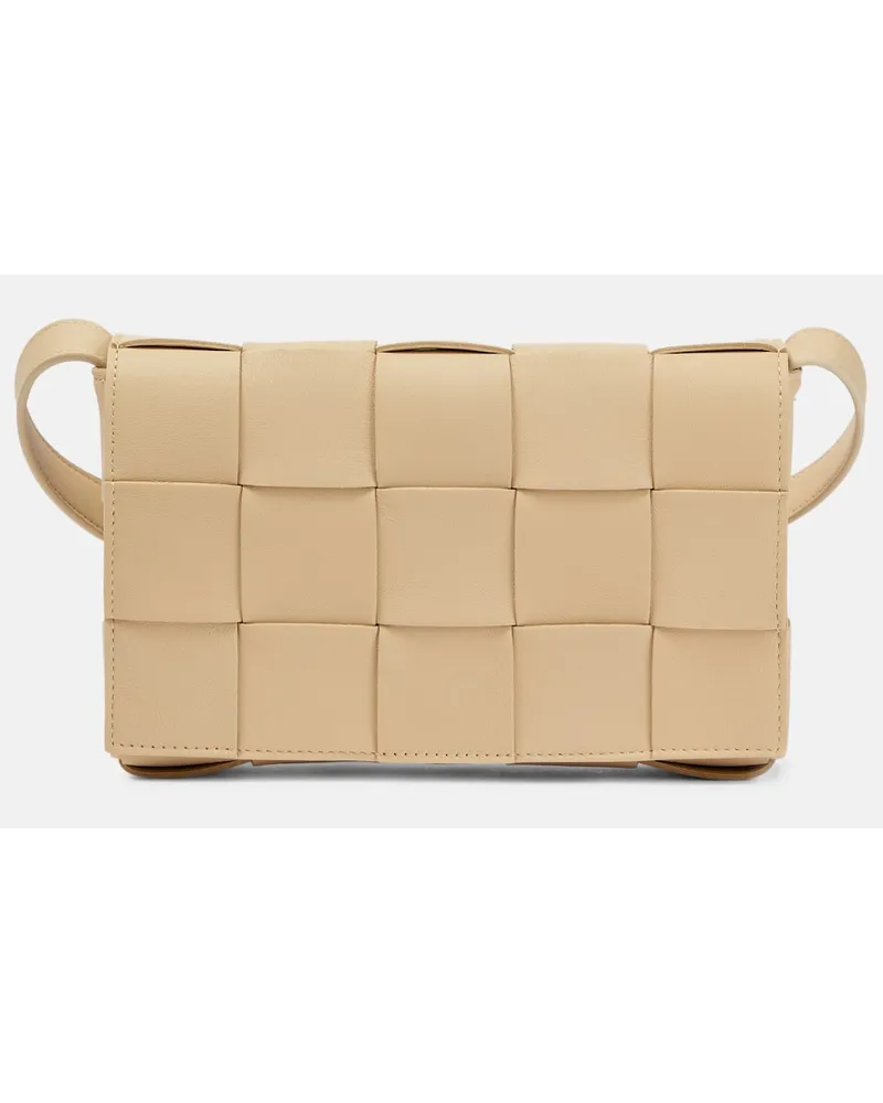 Bottega Veneta Schultertasche Cassette aus Leder Beige