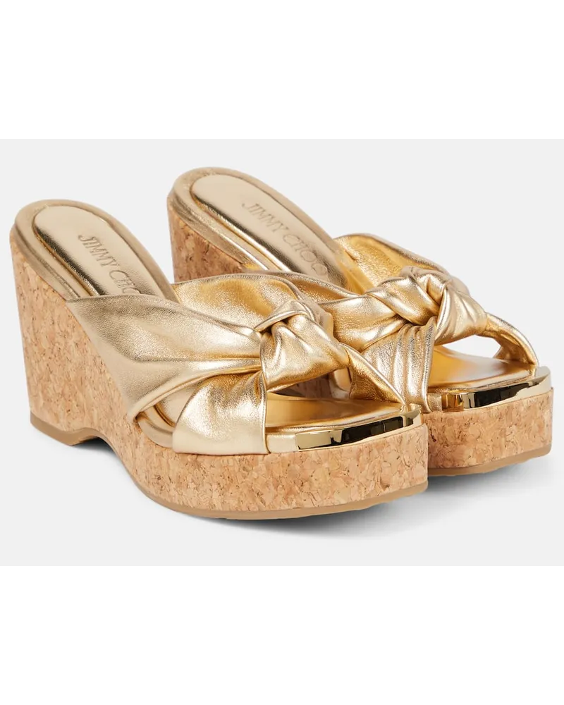 Jimmy Choo Wedge-Pantoletten Avenue aus Metallic-Leder Gold