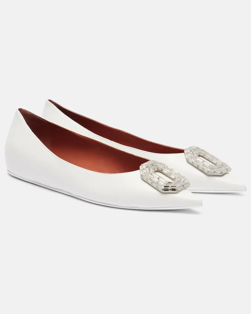 Amina Muaddi Ballerinas Camelia aus Leder mit Kristallen Weiß