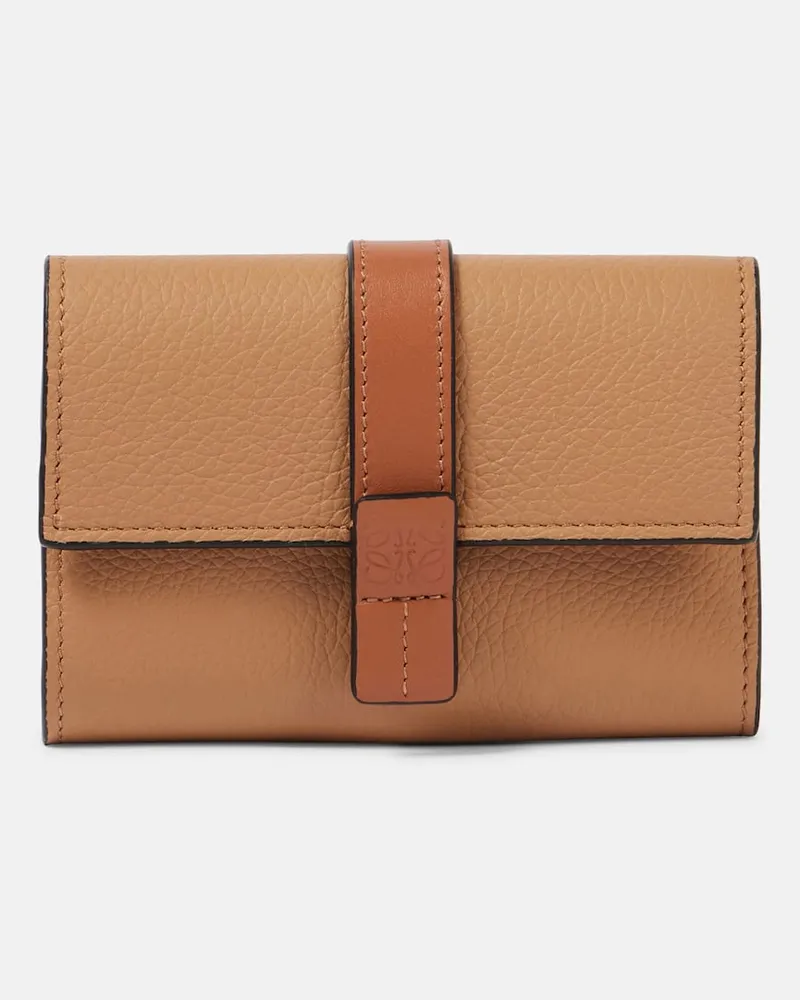 Loewe Portemonnaie Anagram aus Leder Braun