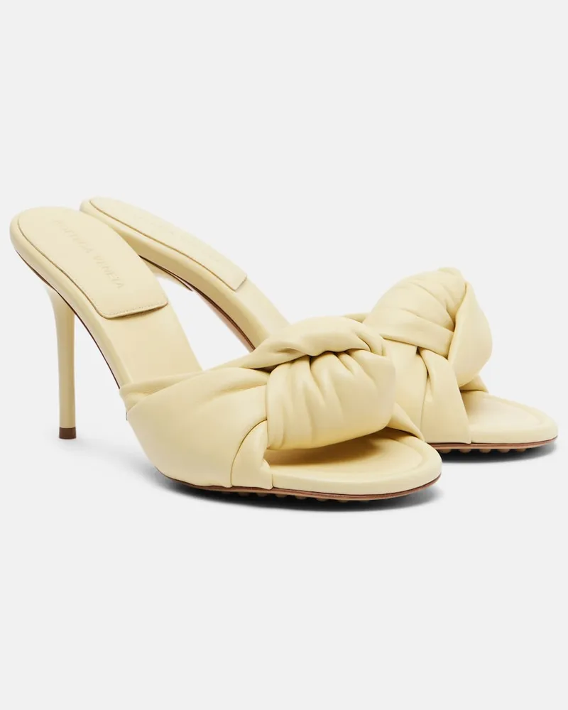 Bottega Veneta Pantoletten Cherry aus Leder Gelb