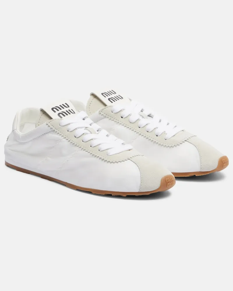 Miu Miu Sneakers Plume mit Veloursleder Weiß