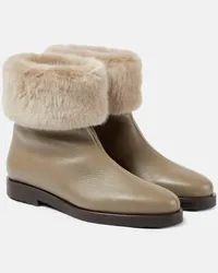 Totême Ankle Boots The Off-Duty aus Leder mit Faux Fur Gruen