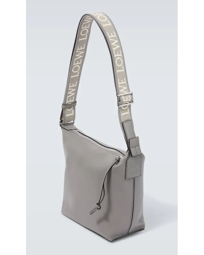 Loewe Messenger Bag Cubi Small aus Leder Grau