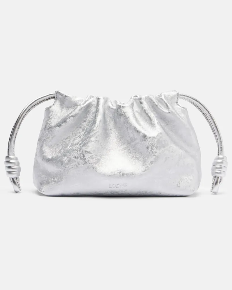 Loewe Clutch Flamenco Mini aus Metallic-Leder Silber