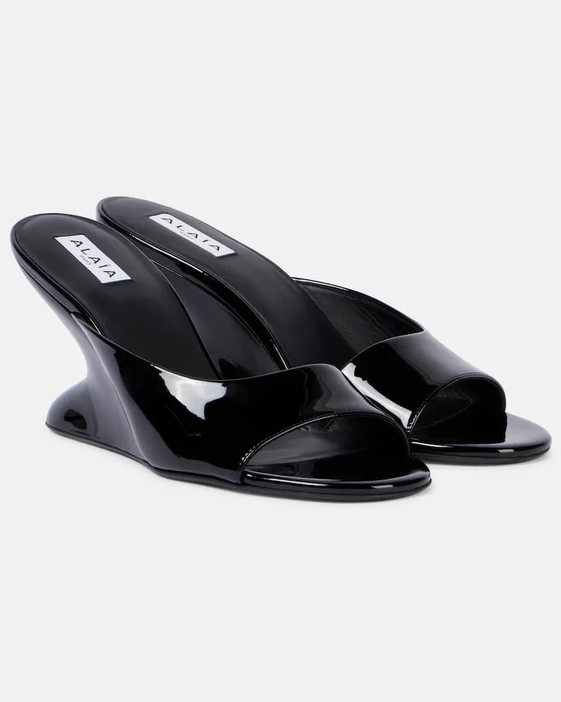 Alaïa Alaïa Wedge-Pantoletten Curve 75 aus Lackleder Schwarz