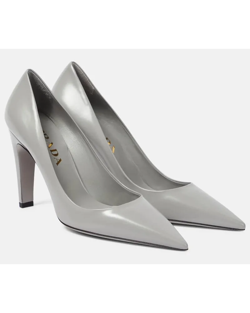 Prada Pumps aus Leder Grau