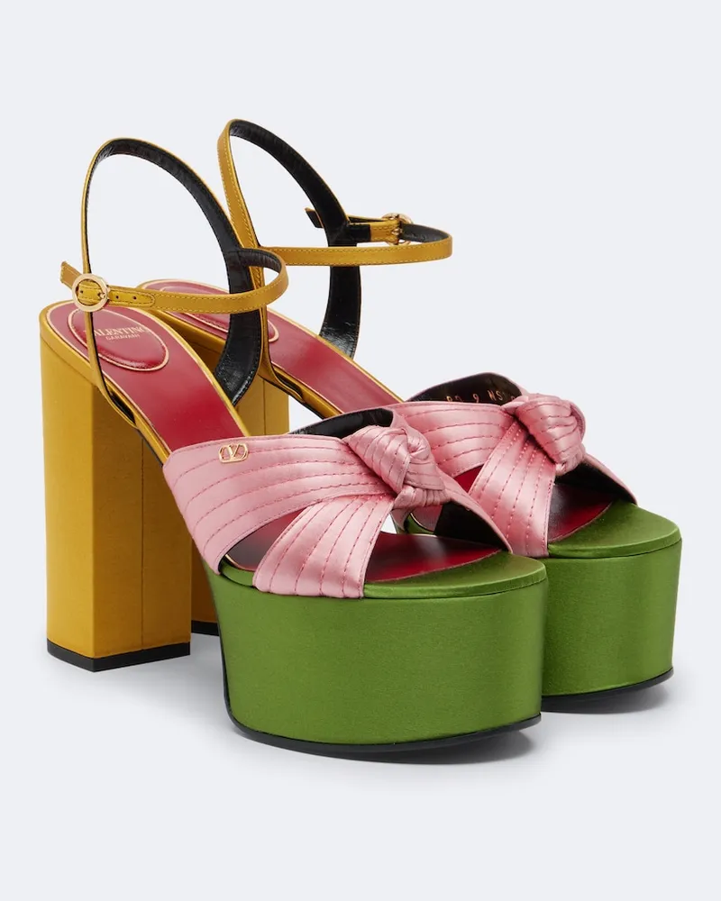 Valentino Garavani Plateausandalen Crasher aus Satin Multicolor