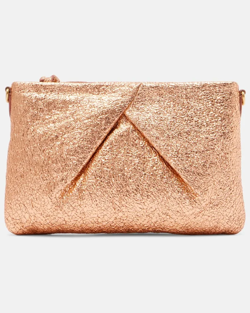 Dries van Noten Clutch aus Metallic-Leder Rosa