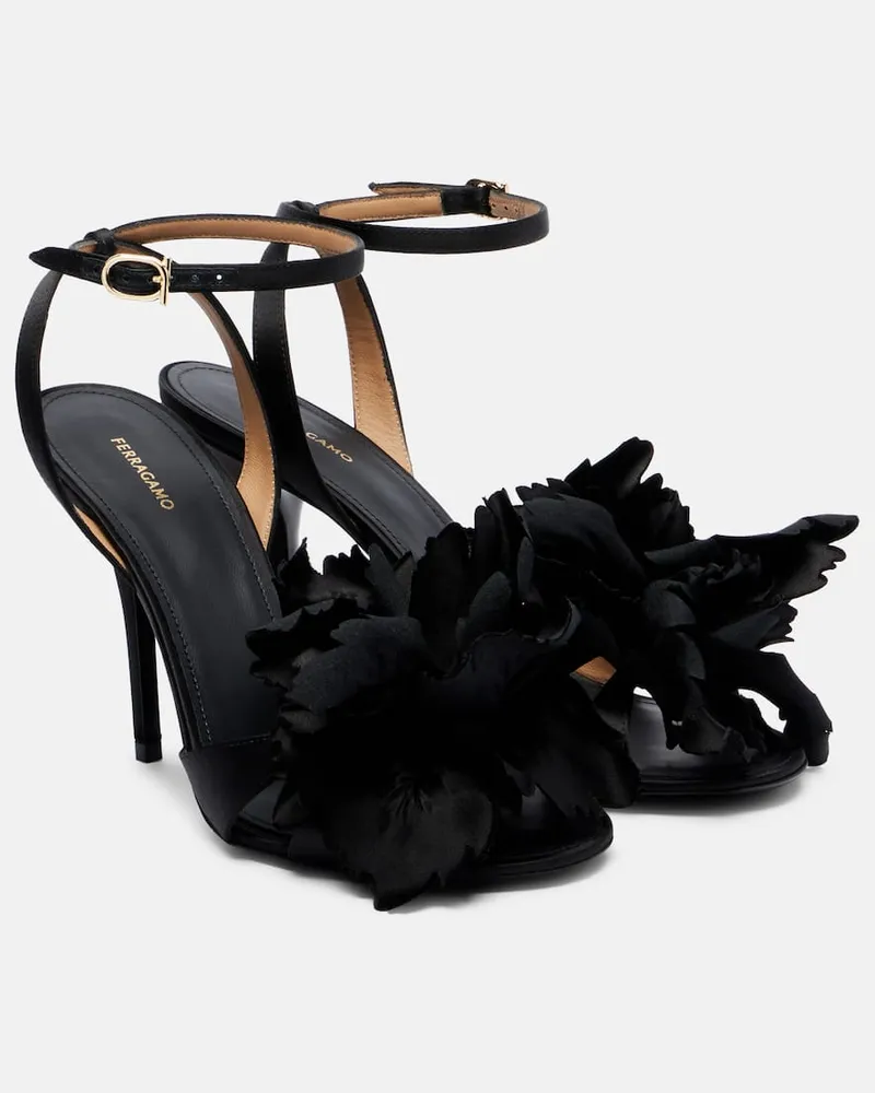 Ferragamo Sandalen Ghilly 95 aus Satin Schwarz
