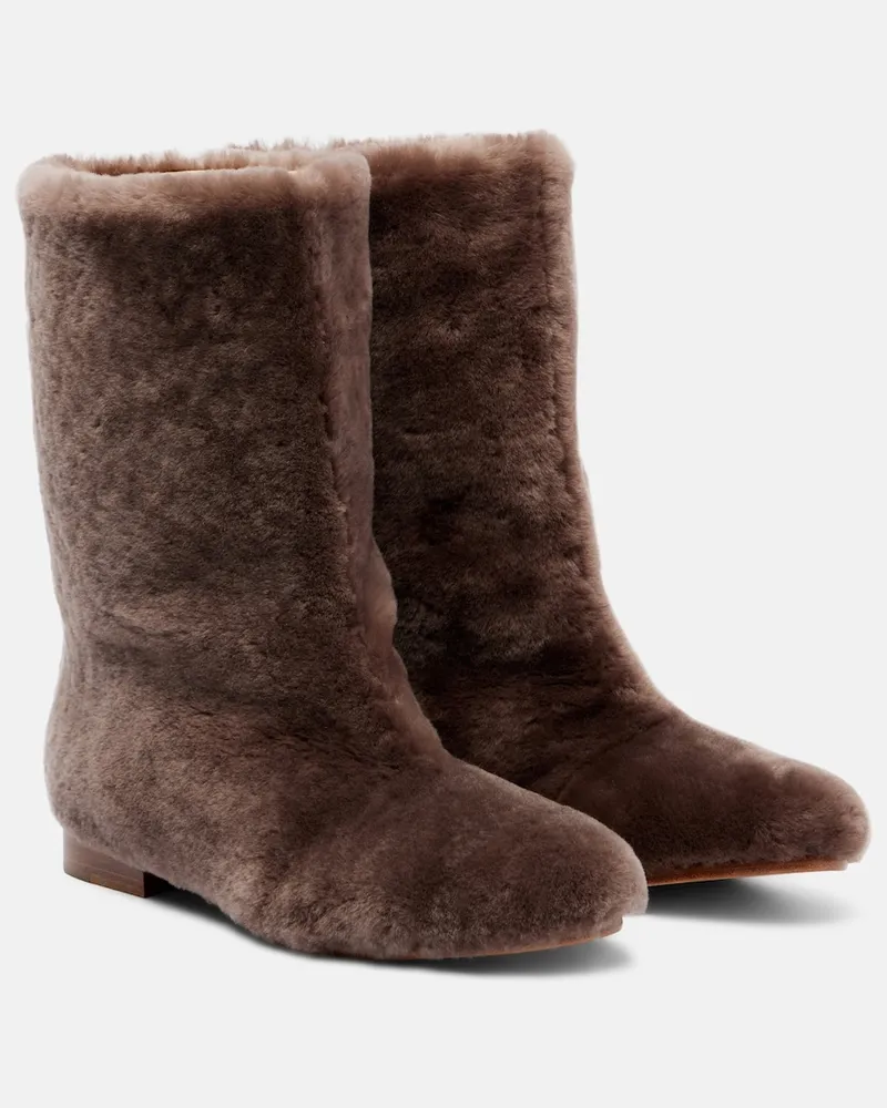 Gabriela Hearst Stiefel Tina aus Shearling Braun