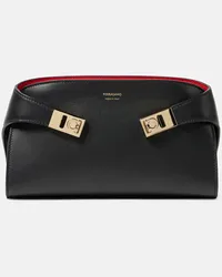 Ferragamo Clutch Hug aus Leder Schwarz