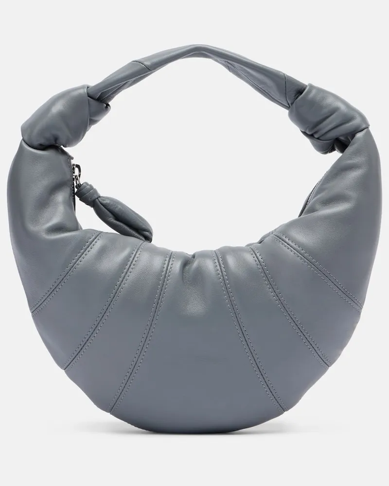 Christophe Lemaire Schultertasche Fortune Croissant Mini aus Leder Grau