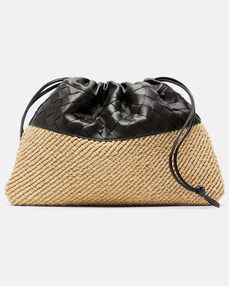 Bottega Veneta Clutch Dustbag Small aus Raffiabast und Leder Beige