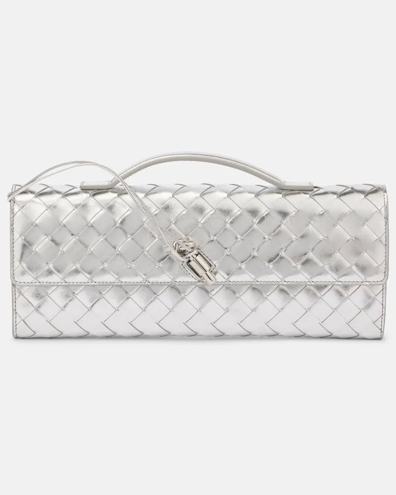 Bottega Veneta Clutch Andiamo aus Metallic-Leder Silber