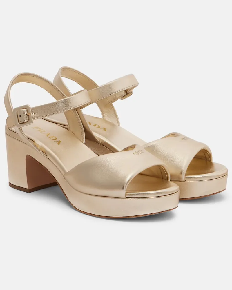 Prada Plateausandalen aus Metallic-Leder Gold