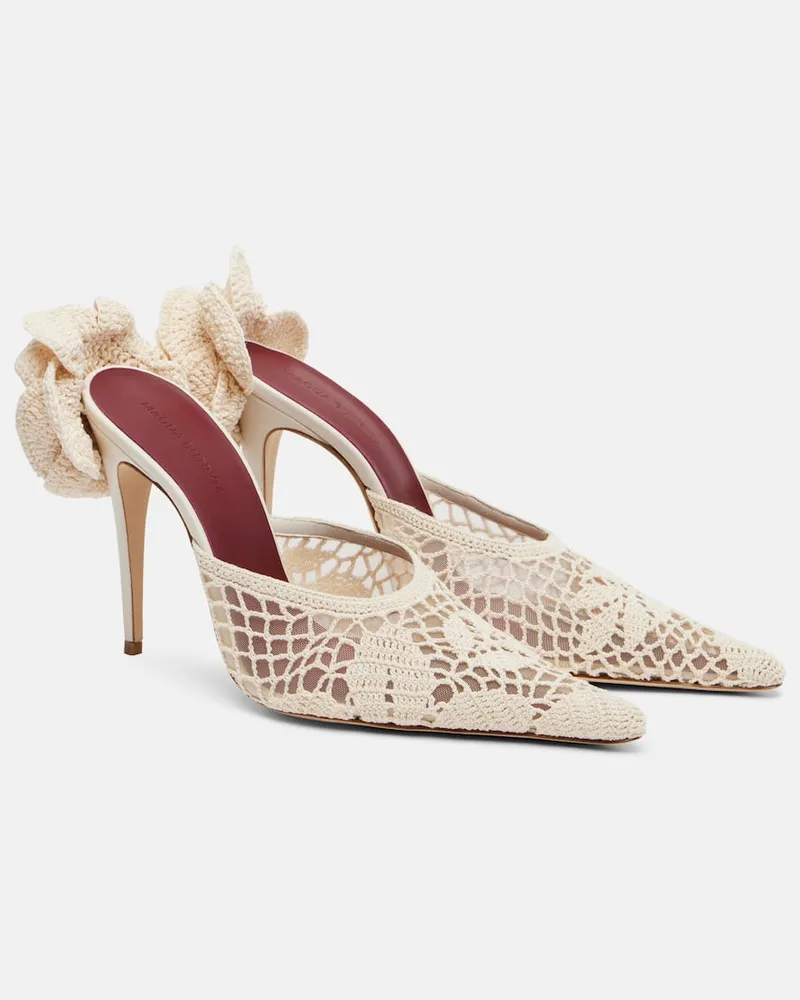 Magda Butrym Pantoletten aus Häkelstrick und Leder Beige