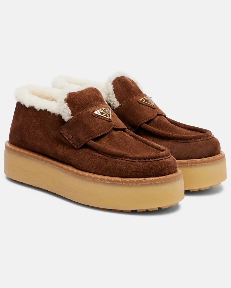 Prada Plateau-Loafers aus Veloursleder mit Shearling Braun
