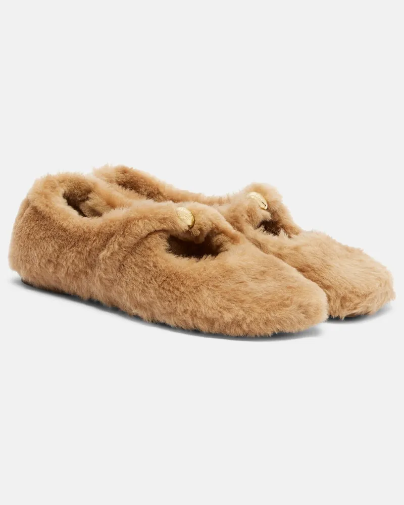 Loewe Ballerinas Pebble Soft aus Shearling Beige