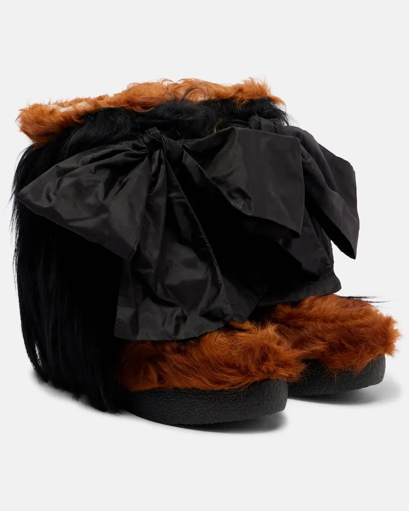 Valentino Garavani Schneestiefel Snowish aus Shearling Schwarz