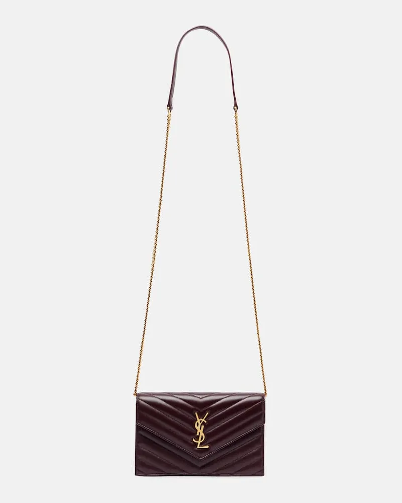 Saint Laurent Portemonnaie mit Kettenriemen Cassandre Envelope Burgunderrot