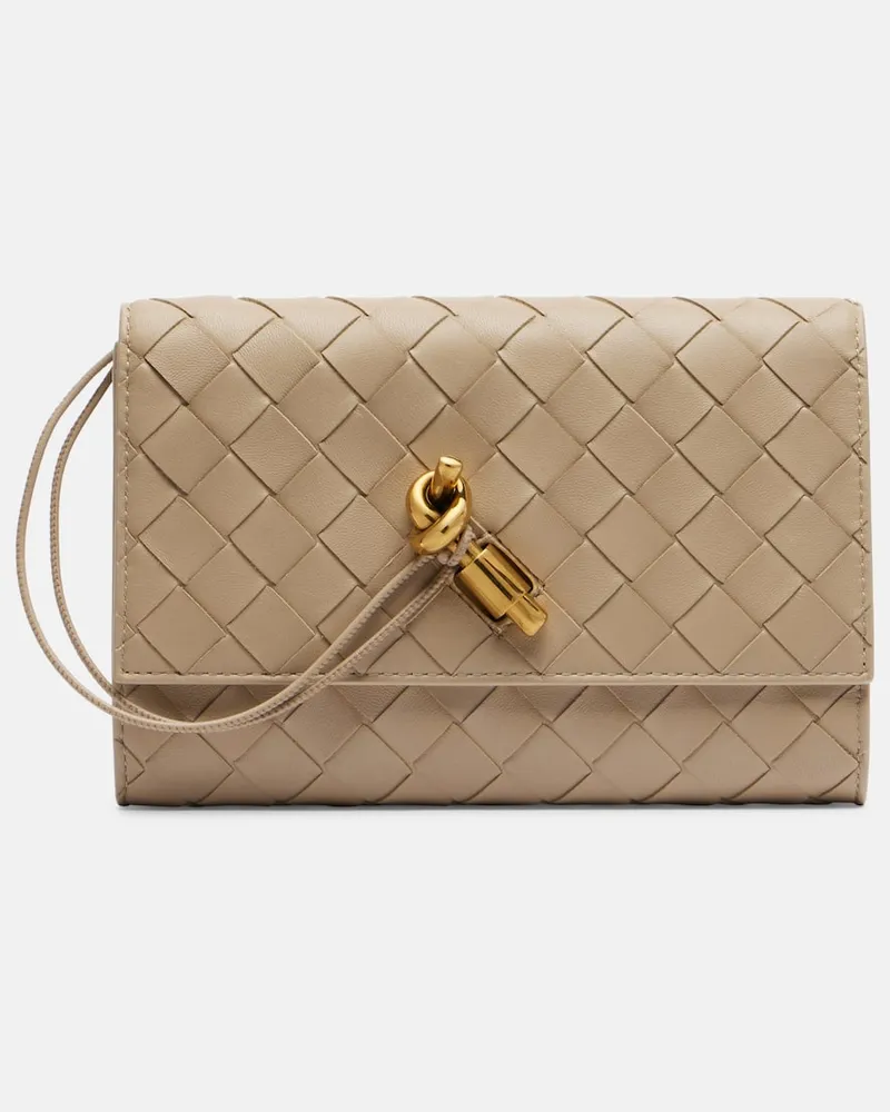 Bottega Veneta Clutch Andiamo aus Leder Beige