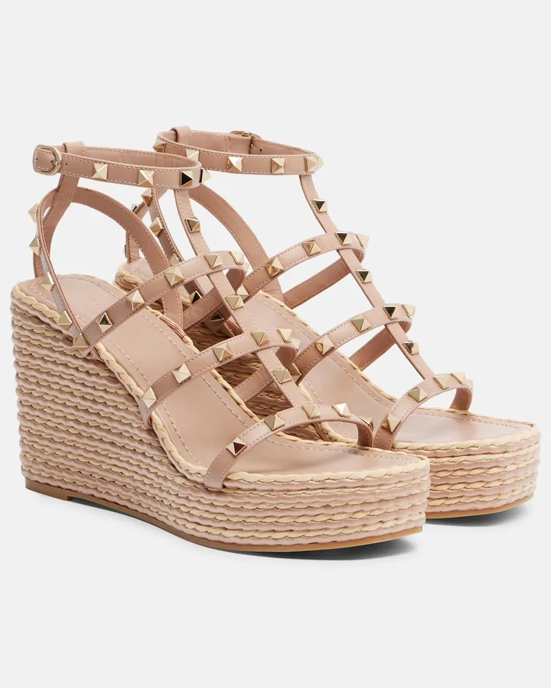 Valentino Garavani Wedge-Sandalen Rockstud aus Leder Beige