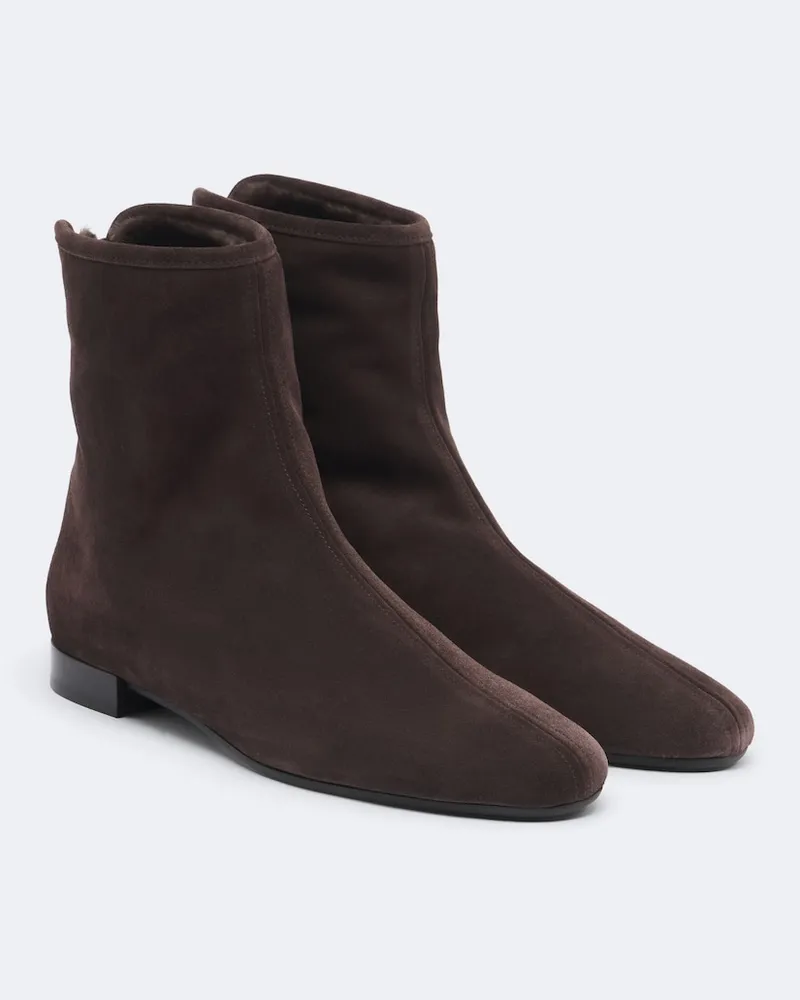 Totême Ankle Boots aus Veloursleder mit Shearling Braun