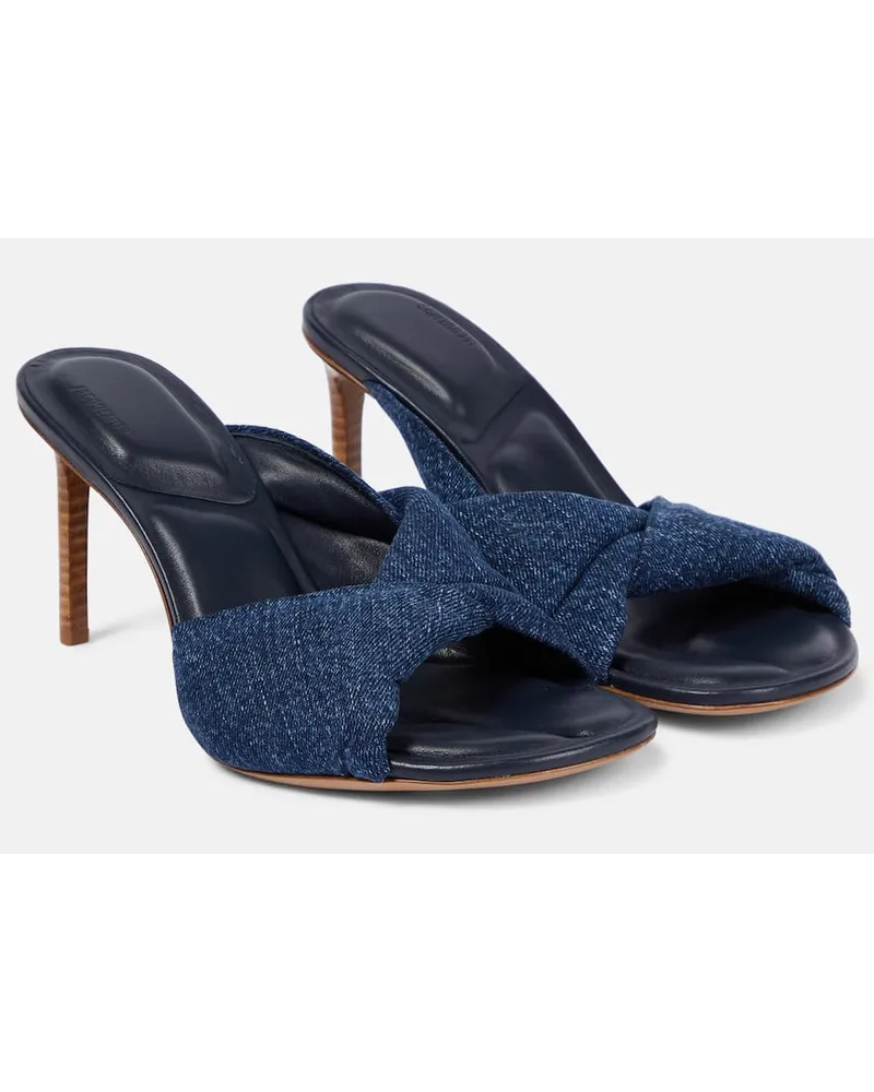 Jacquemus Pantoletten Les Mules Bagnu aus Denim Blau