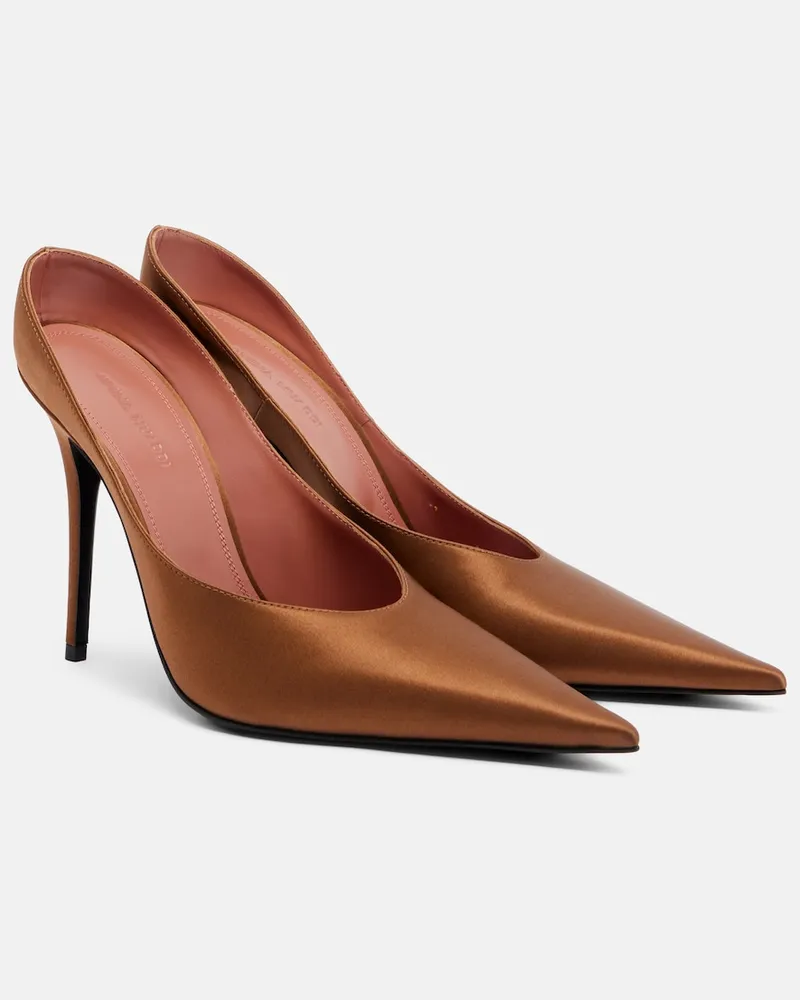 Amina Muaddi Pumps Anoke aus Satin Braun