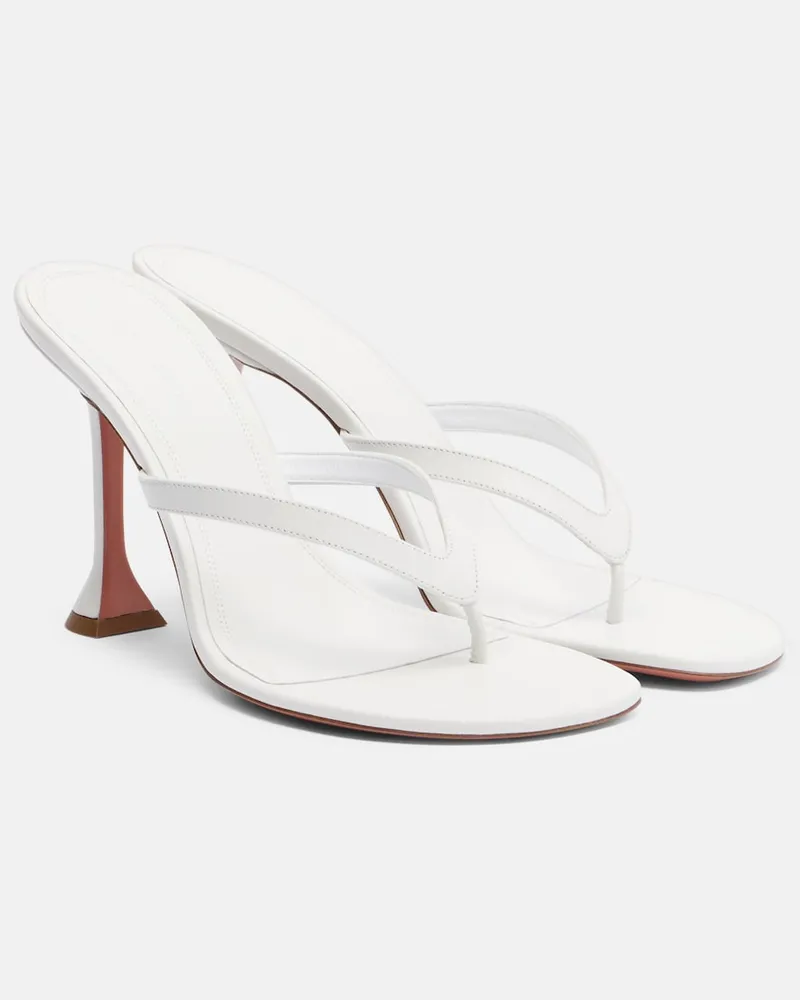 Amina Muaddi Sandalen Juliette aus Leder Weiß