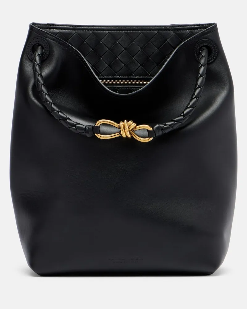 Bottega Veneta Bucket Bag Andiamo Small aus Leder Schwarz