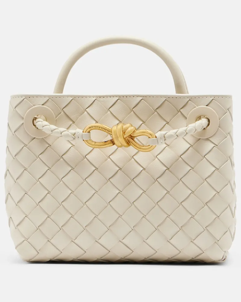 Bottega Veneta Henkeltasche Andiamo Mini aus Leder Weiß