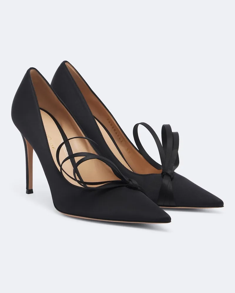 Gianvito Rossi Pumps aus Satin Schwarz
