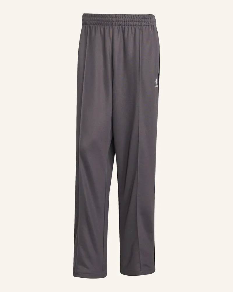 adidas ADICOLOR BAGGY FIT FIREBIRD TRAININGSHOSE Grau