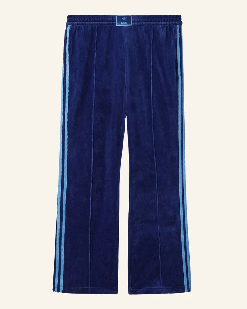 adidas ADIDAS ORIGINALS BY AVAVAV VELOURS TRAININGSHOSE Blau