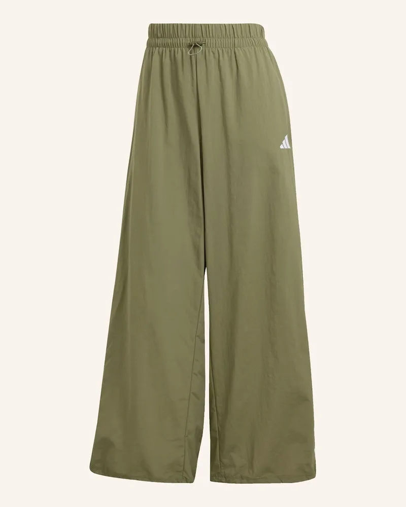 adidas Essentials 3-Streifen Lifestyle Woven Parachute Hose gruen Weiss