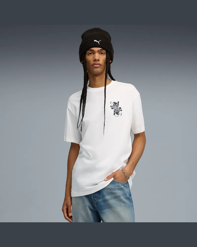 Puma Graphic Card Play Relaxed T-Shirt Herren, Kleidung, Weiß Weiß