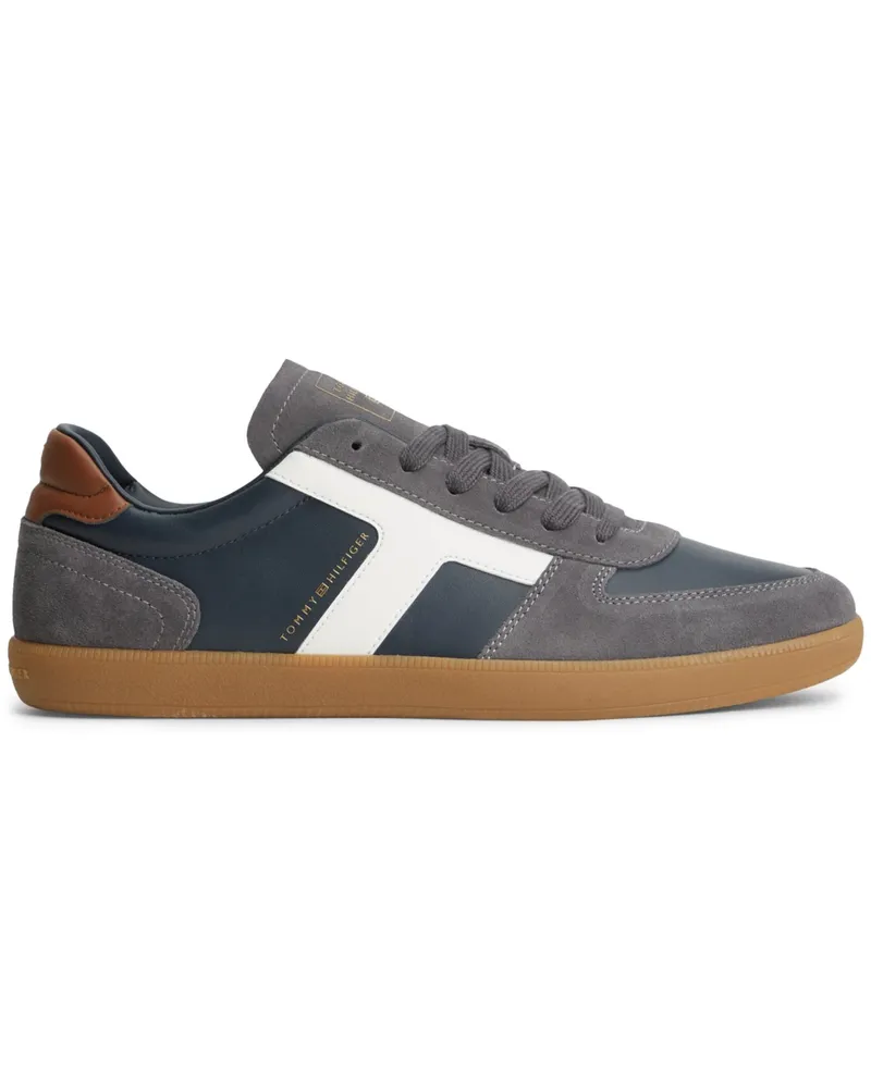 Tommy Hilfiger Runner Sneaker Tribeca aus einem Leder-Mix in Grau