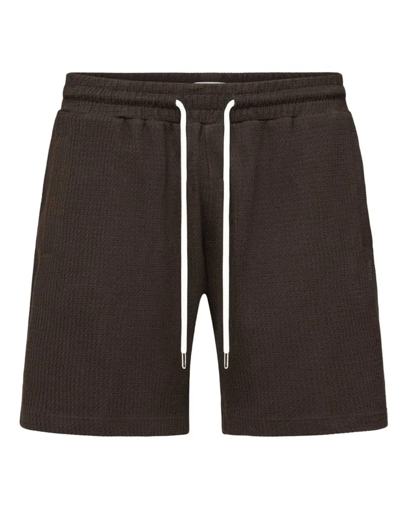 Drykorn Softe Bermudashorts Brikko mit Waffelstruktur in Dunkelbraun