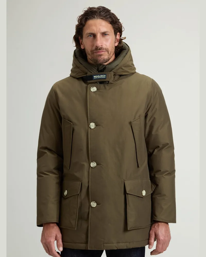 Woolrich Arctic Daunenparka mit Kapuze und Teflon EcoElite™-Ausrüstung in Oliv