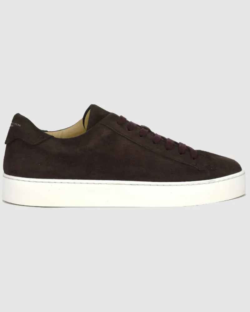 SCHUHE & HANDWERK Handgefertigter Sneaker aus softem Veloursleder in Dunkelbraun