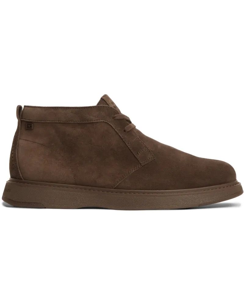 Tommy Hilfiger Chukka Boots aus Veloursleder mit Logo-Emblem in Braun