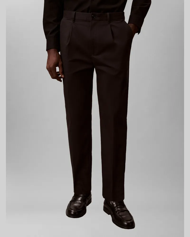 Calvin Klein Chino mit Stretchanteil und Bundfalte, Tapered Fit in Schwarz