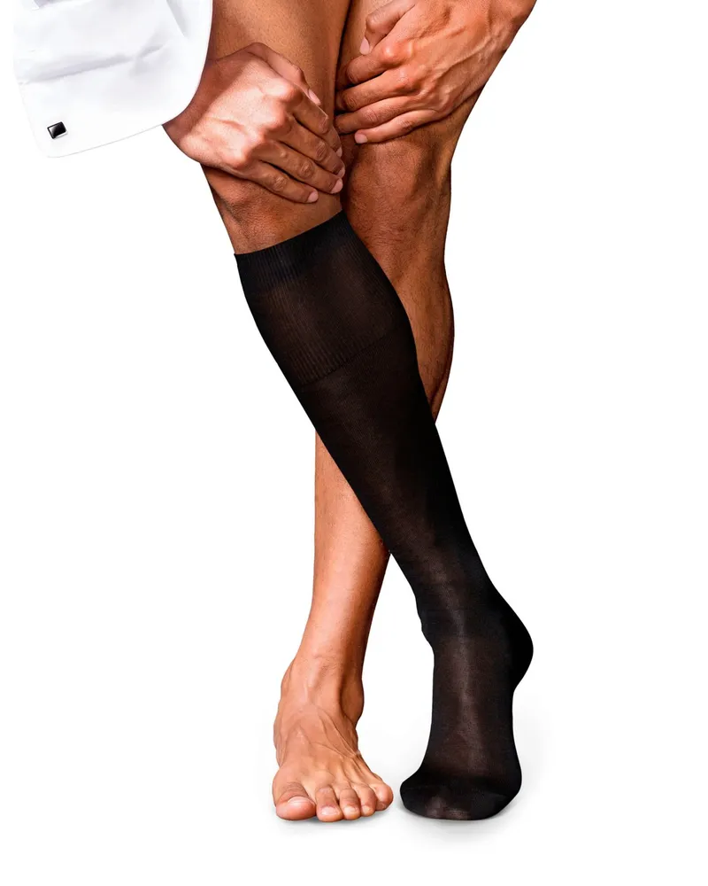 Falke Kniestrümpfe No. 4 aus einem leichten Seiden-Mix in Schwarz