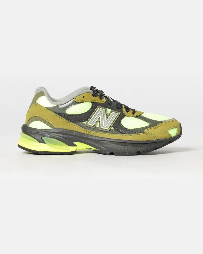 New Balance 2010 Low-Top-Sneaker von aus Wildleder und Mesh mit appliziertem Logo Grün