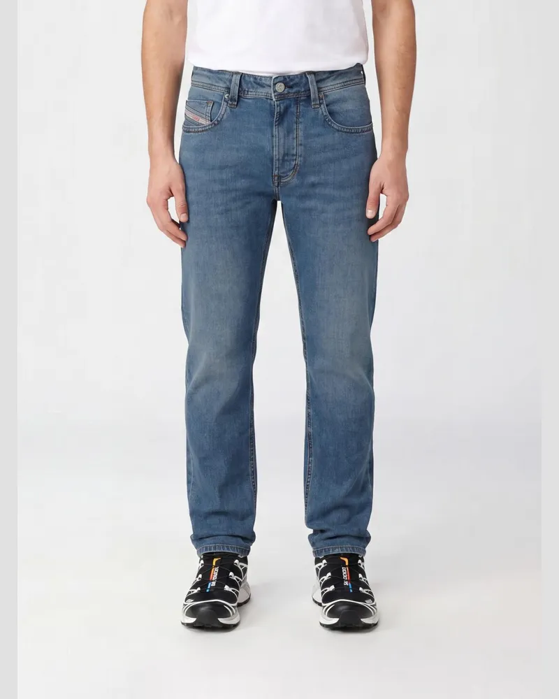 Diesel Straight Jeans 1985 Larkee aus mittelhohem Stretch-Denim mit fünf Taschen Hellblau
